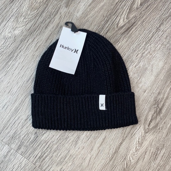 Hurley Accessories - Hurley Mary Cuff Beanie